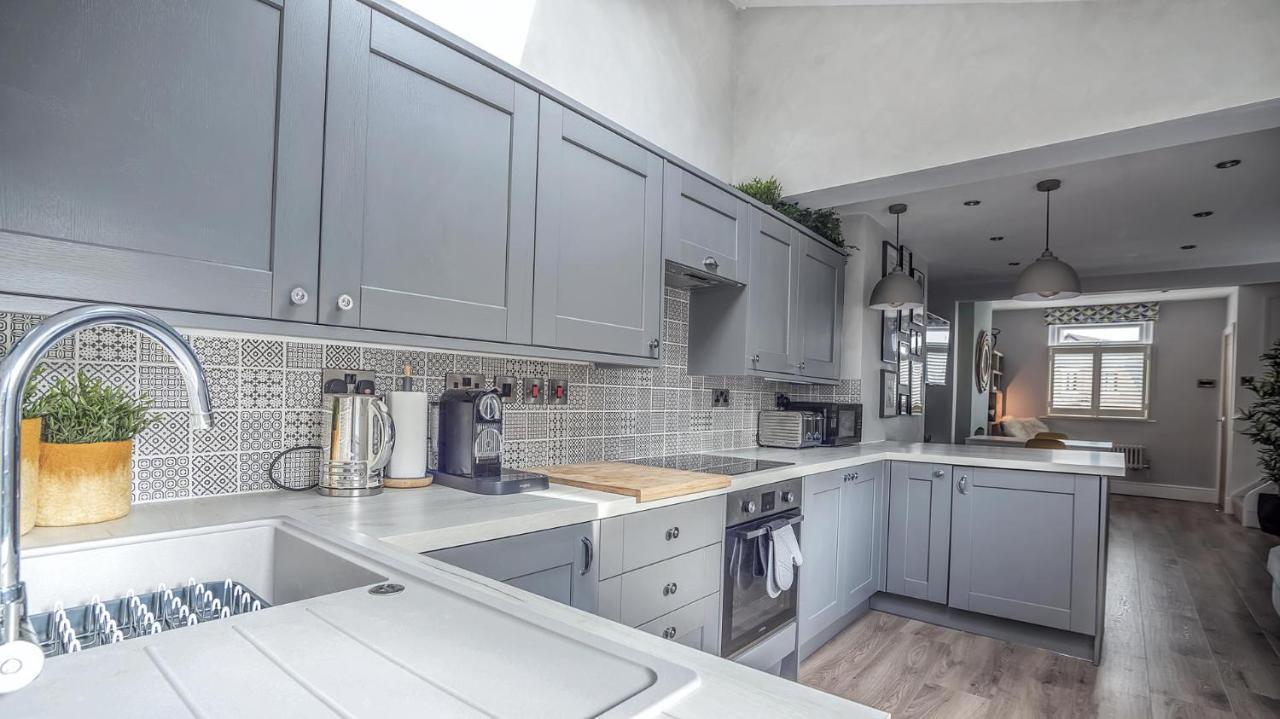 Modern 3-Bed House On Tarporley High Street Villa Eksteriør bilde